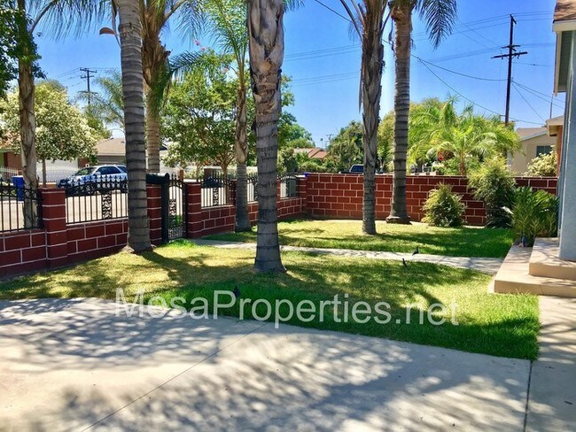 Building Photo - Very Nice 2 Bedroom/1 Bath Home in Pomona!