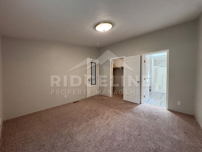 Foto del edificio - 582 N 4200 E