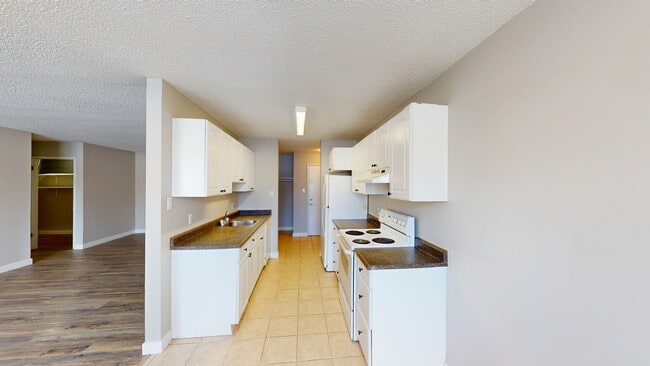 Building Photo - 10105-10107 107 Ave