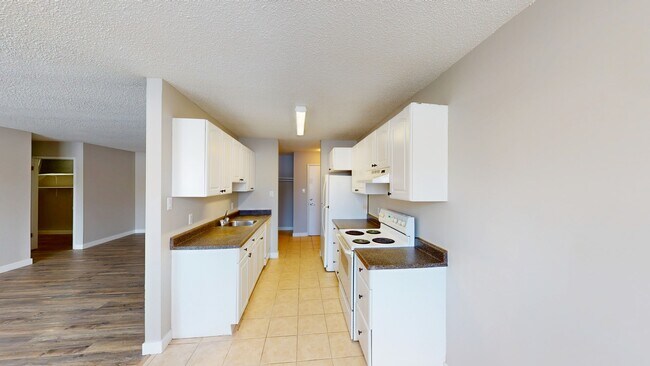 Photo du bâtiment - 10105-10107 107 Ave