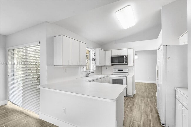 Building Photo - 21343 SW 94th Ct