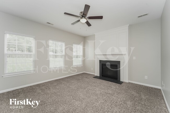 Building Photo - 16618 Grassy Creek Dr