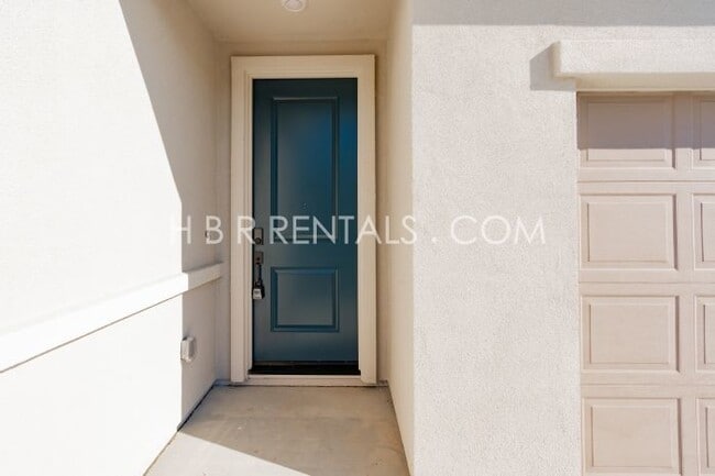 Foto del edificio - Modern & Spacious SINGLE STORY 4-Bedroom Home in Manteca – Fresh Updates & Comfortable Living