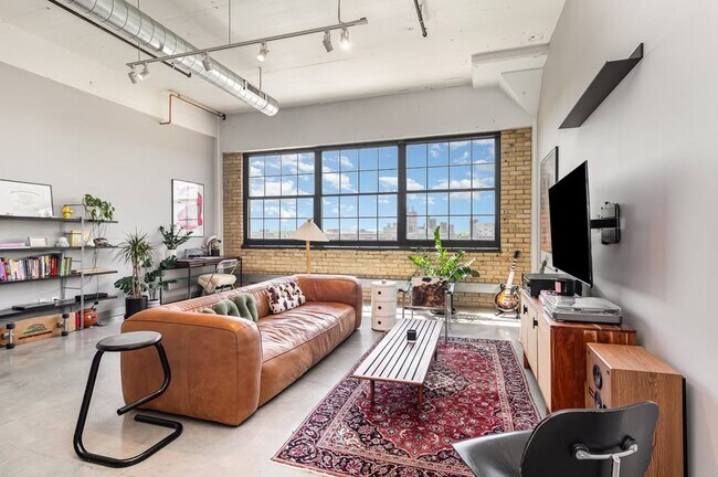 Foto del edificio - 730 Stinson Blvd