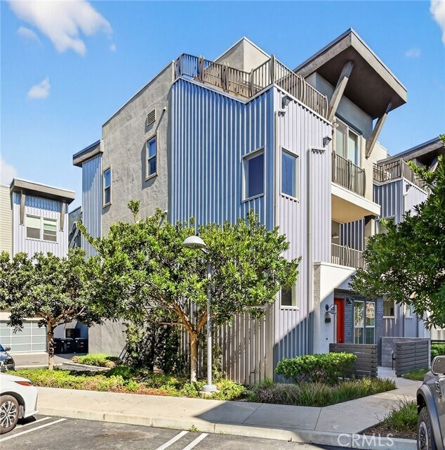 Foto del edificio - 1015 Somerton Dr