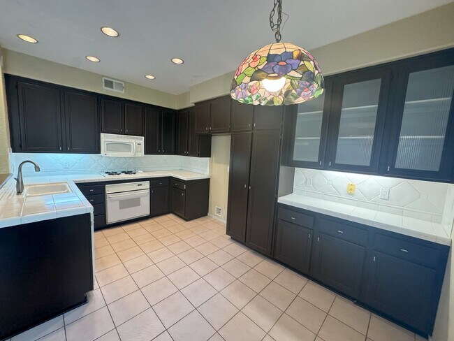 Foto del edificio - Scripps Ranch/POWAY 3 br+Bonus room $4500.00