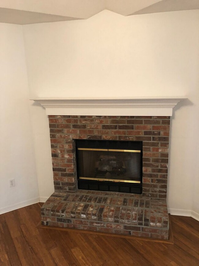 Building Photo - 2 br, 2 bath House - 2508 NW 36th Ln.