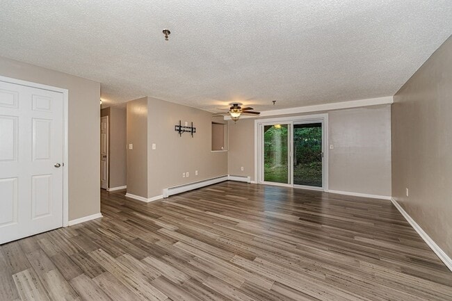 Building Photo - 68 Lantern Ln