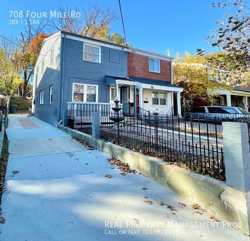 Primary Photo - Updated duet home - 3 bedrooms and massive...