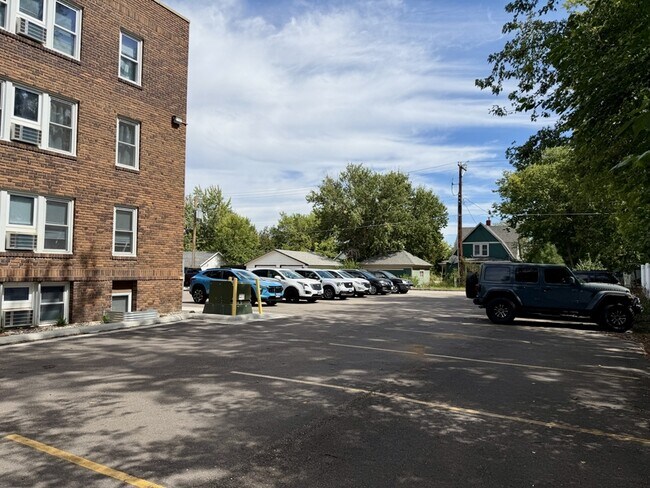Foto del edificio - 546 Dakota Ave S