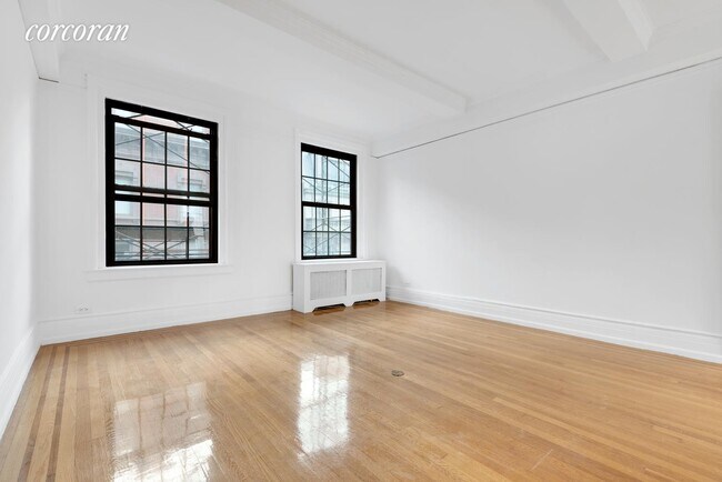 Building Photo - 30 E 68th St