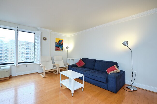 Foto del edificio - 2501 Calvert St NW
