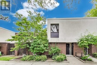 Building Photo - 396-396 Woodsworth Rd