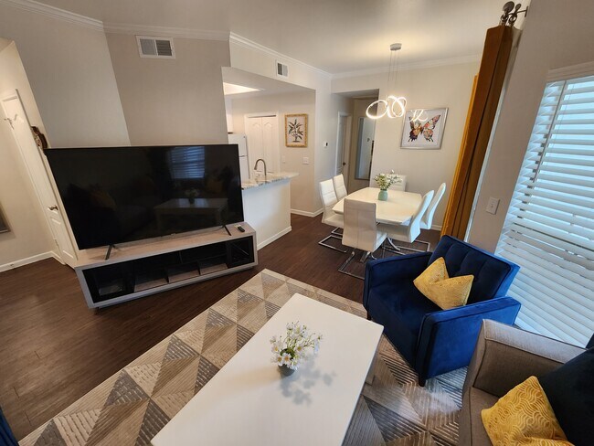 Living Room - 6000 Shepherd Mountain Cv