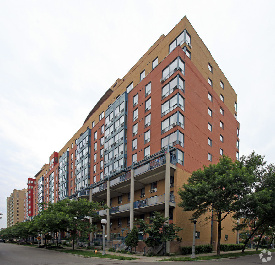 Building Photo - Lakeshore Gardens Co-operative