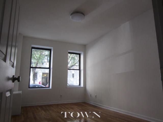 Building Photo - 332 E 84th St