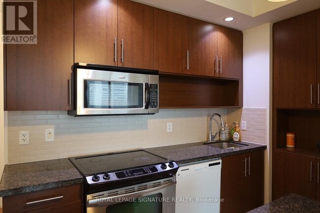 Building Photo - 120-120 Homewood Ave