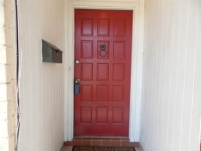 Building Photo - 11626 Sharpview Dr