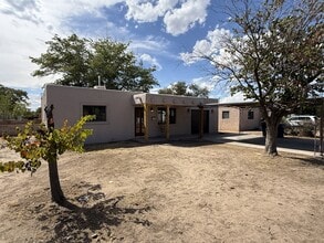 Building Photo - 2729 Bel Air Dr NE
