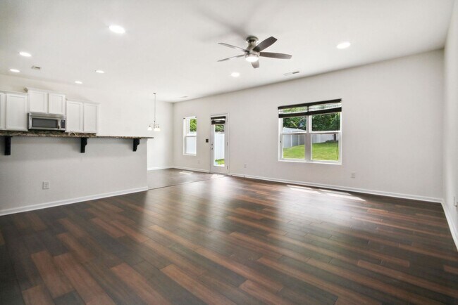 Foto del edificio - 3 Bedroom Single Family in Charlotte