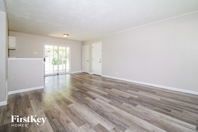 Building Photo - 11091 Saxonhall Dr