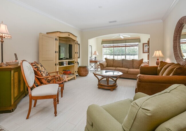 Foto del edificio - 1929 Turnbull Lakes Dr