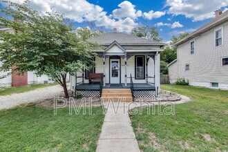 Building Photo - 514 S Fern St