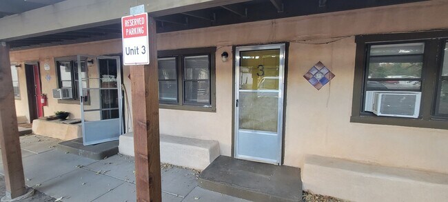 Foto del edificio - 835 Bridge St