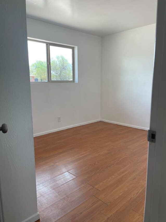 Foto del edificio - 2851 N Magnolia Ave