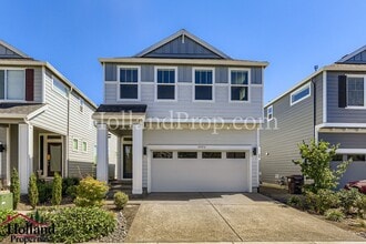 Building Photo - 4006 SE McKenzie Ave