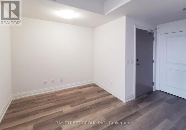 Photo du bâtiment - 3121-3121 Sheppard Ave E