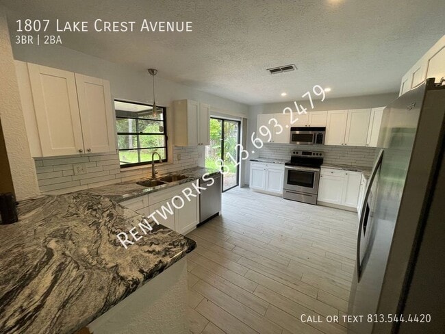 Photo - 1807 Lakecrest Ave House