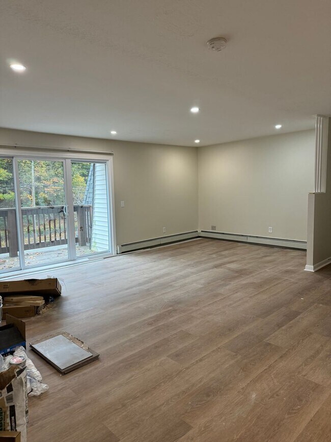 Building Photo - 283-435 Oaklawn Ave