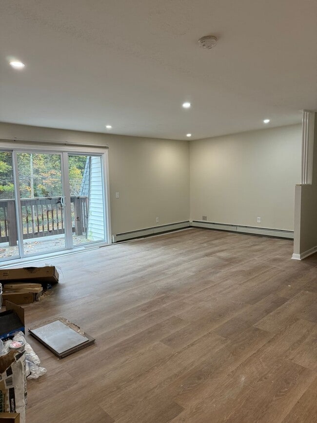 Building Photo - 283-435 Oaklawn Ave