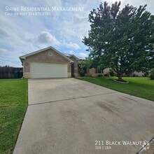 Building Photo - 211 Black Walnut Ct
