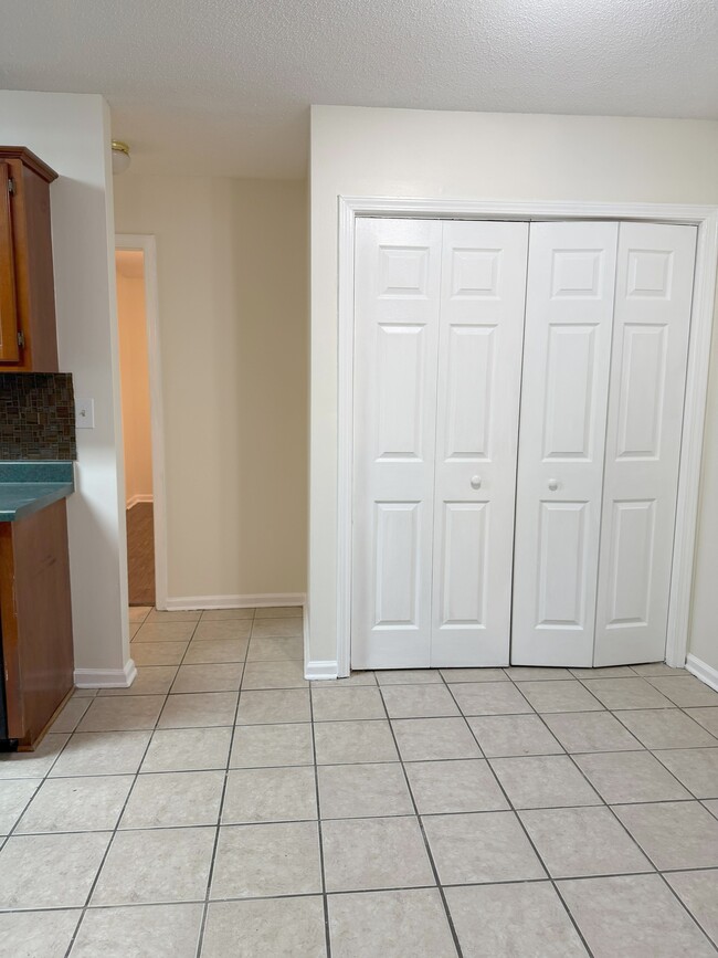 Foto del edificio - 6797 The Willows Cove