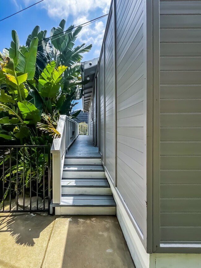 Building Photo - 1229 Ozeta Terrace