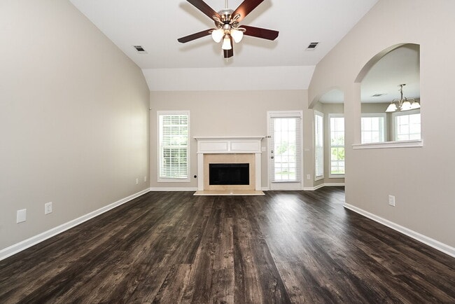 Building Photo - 114 Rockbridge Loop