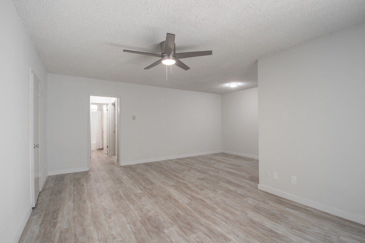 4221 McLaughlin Ave Unit 2, Los Angeles, CA 90066 Apartments in Los