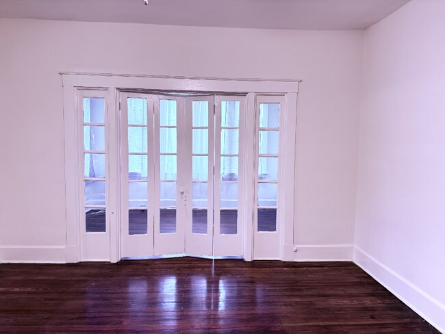 Foto del edificio - 3429 Ruther Ave