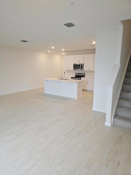 Foto del edificio - 621 Salisbury Cir