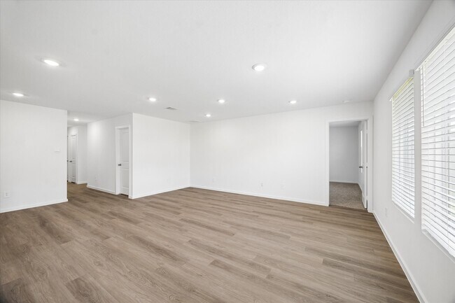 Foto del edificio - 12010 Noble Heart Dr