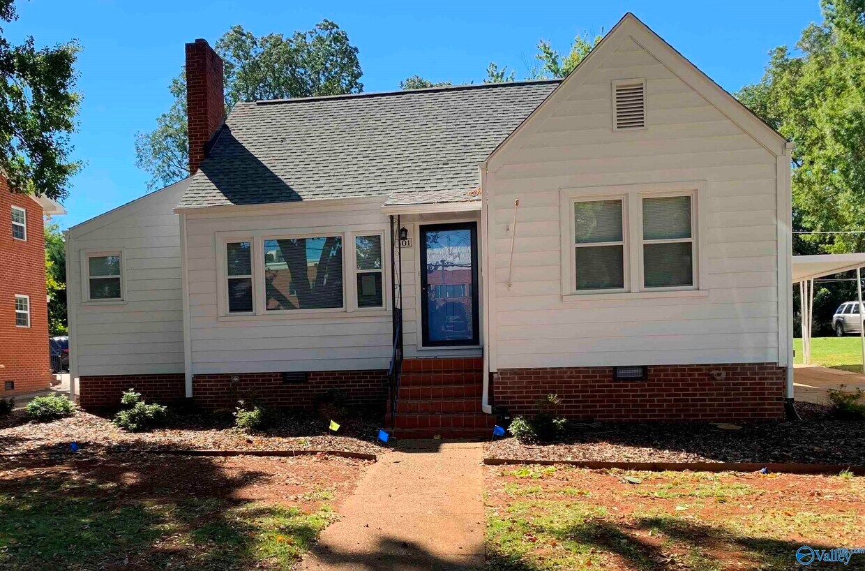 301 Longwood Dr SW, Huntsville, AL 35801 House Rental in Huntsville