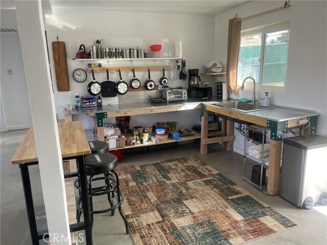 Foto del edificio - 55519 Iona Ln