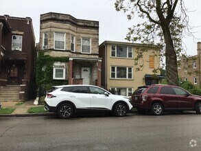 Building Photo - 7154 S St Lawrence Ave