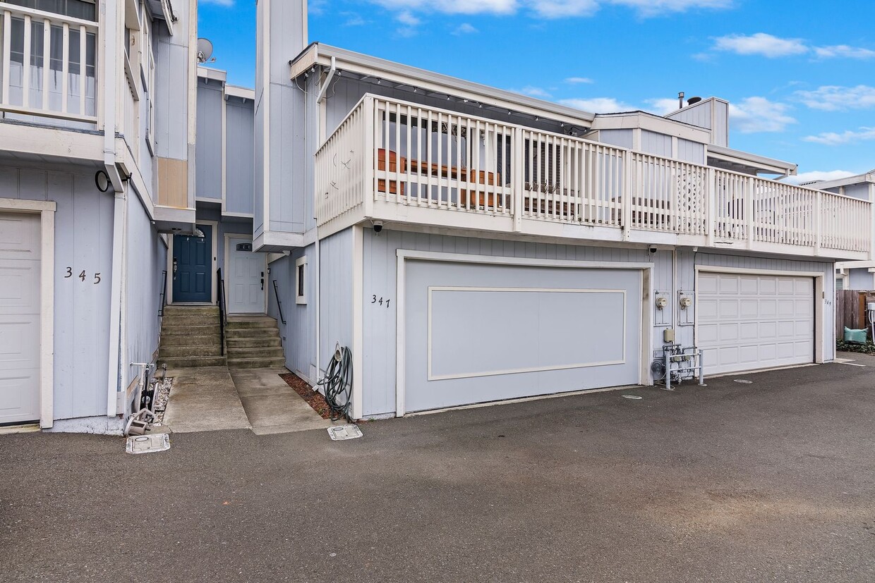 Primary Photo - Amazing Condo in Quiet Benicia!