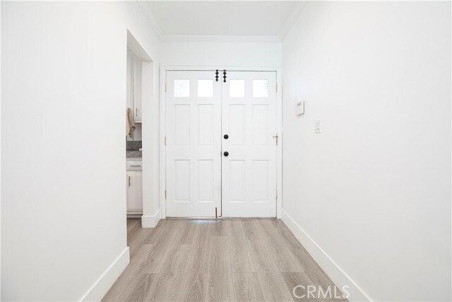 Building Photo - 9441 Woodley Ave