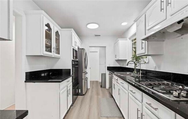 Foto del edificio - 9945 Gaviota Ave