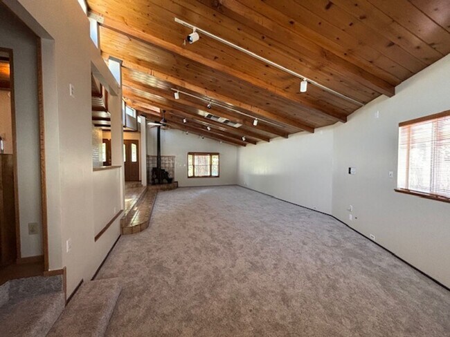 Building Photo - Colusa 3 Bedroom Home Available