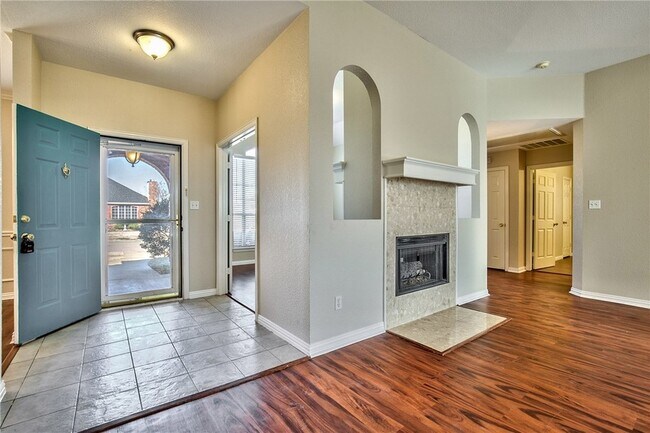 Foto del edificio - 4424 Maple Shade Ave